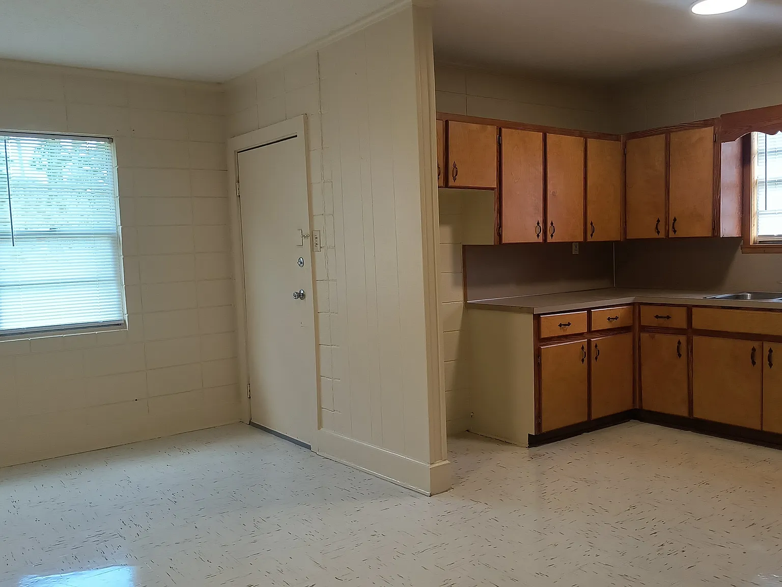 3006/3008 South Holly Street - 3008 — Photo 2