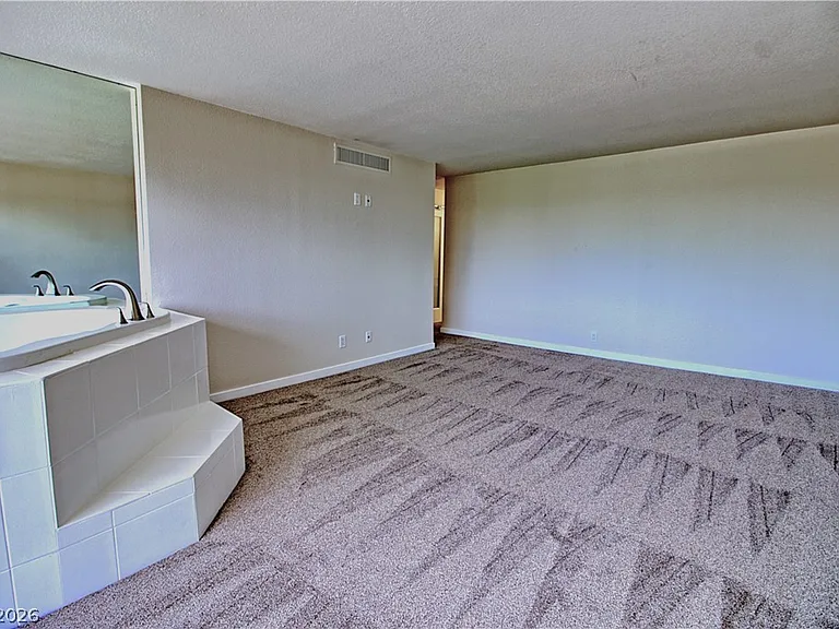 3111 Bel Air Dr #8E — Photo 33