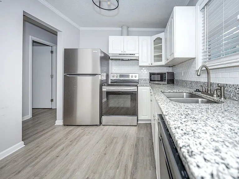 201 Audrey Cir — Photo 32