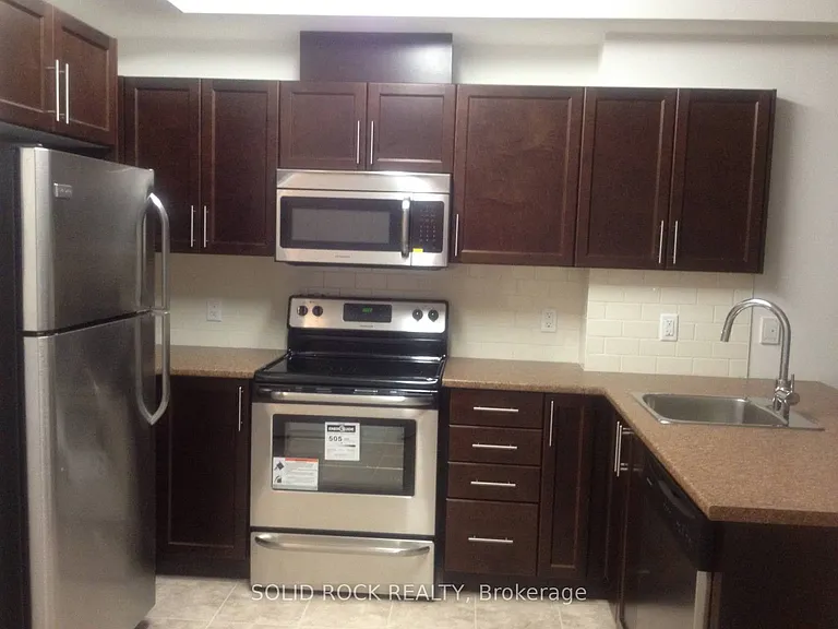 242 Rideau St #1805 — Photo 3