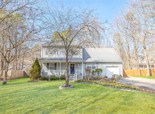 9 Jerusalem Hollow Rd, Manorville, NY 11949