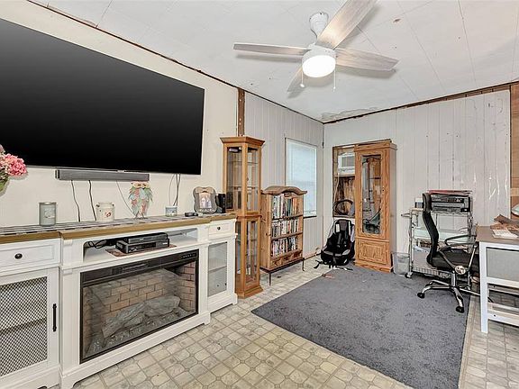 5th image of 1053 47th St