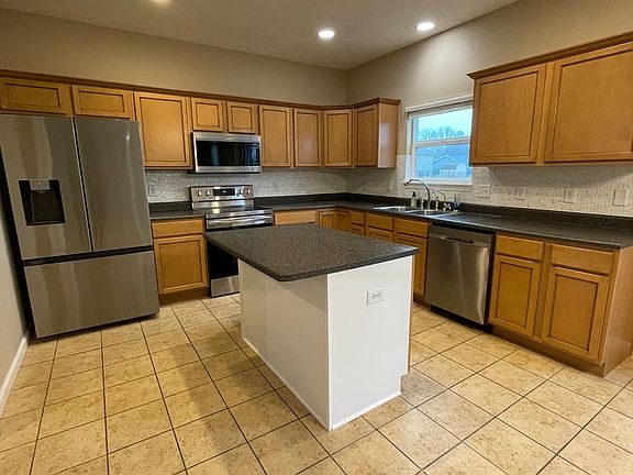 3rd image of 4915 Little Pine Dr