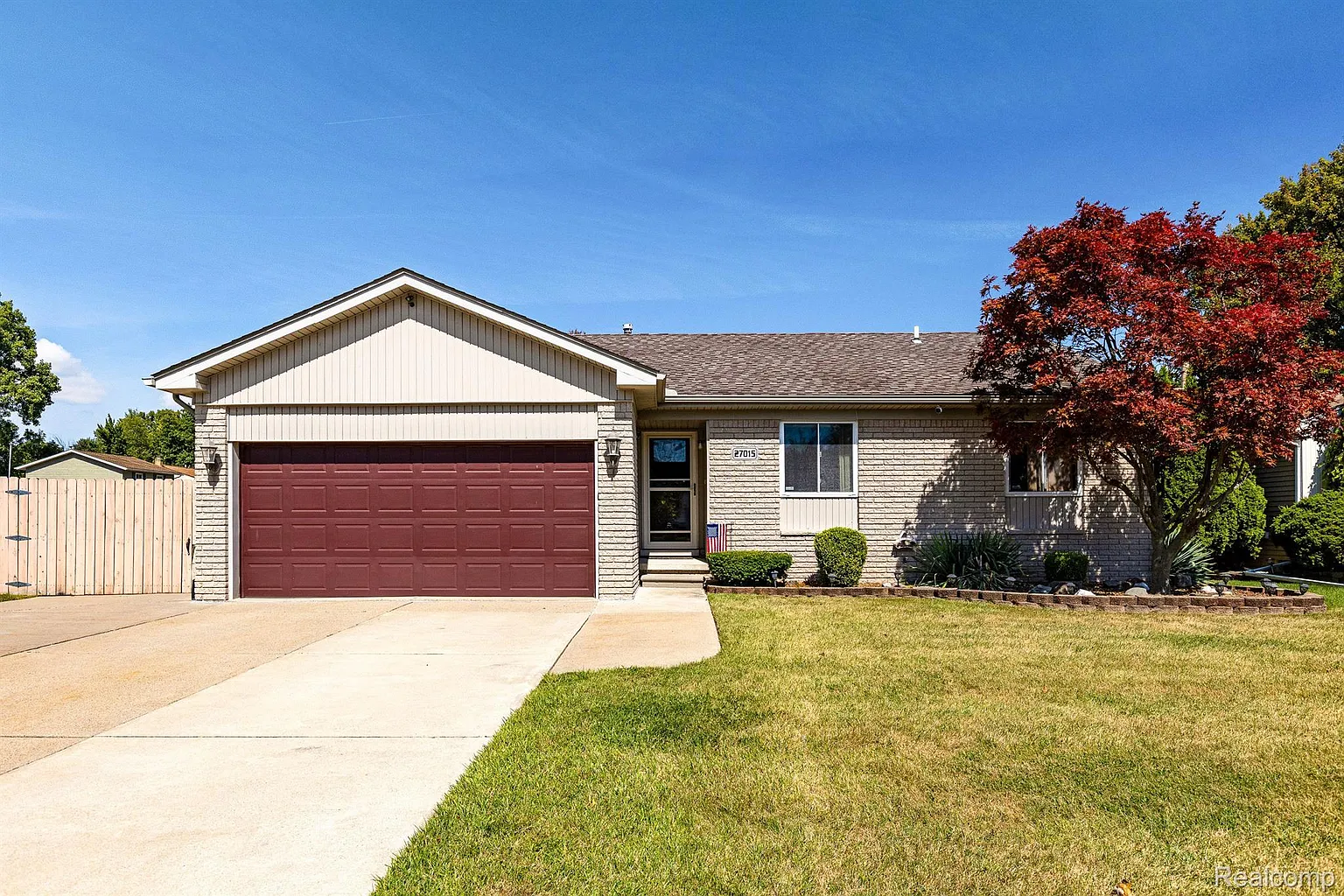 27015 Clark Cir photo 1