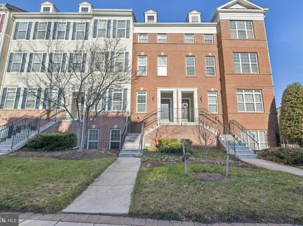 5564 Capital Gateway Dr #385, Suitland, MD 20746