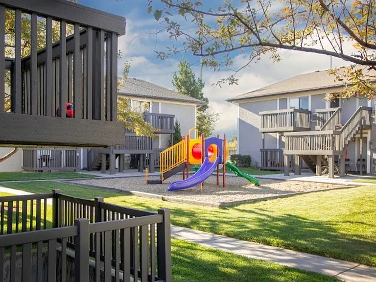 Apartments at Decker Lake Your Everyday Retreat — Photo 27