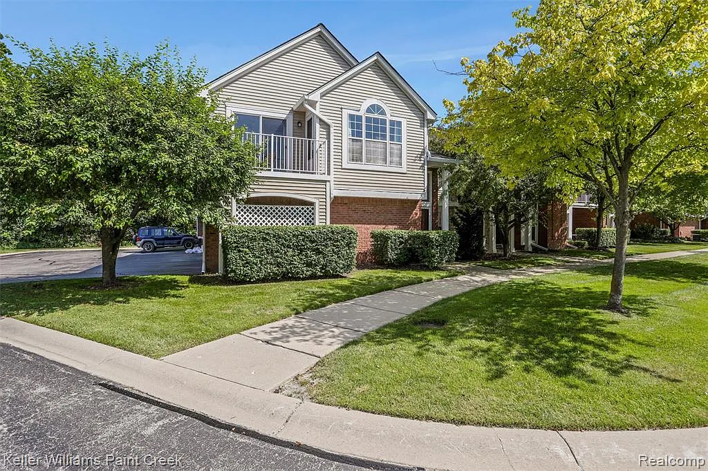 2 bed, 1.0 bath, 1066 sqft, $1,700 — Photo 4