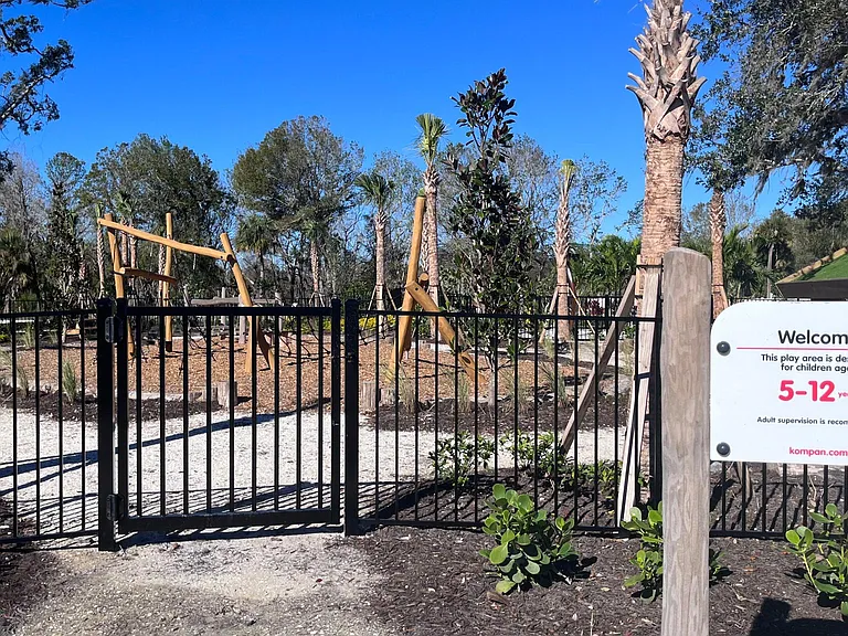 15237 Shady Palms Ln — Photo 28