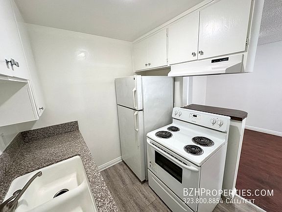 5th image of 7077 1/2 Lanewood Ave #4A