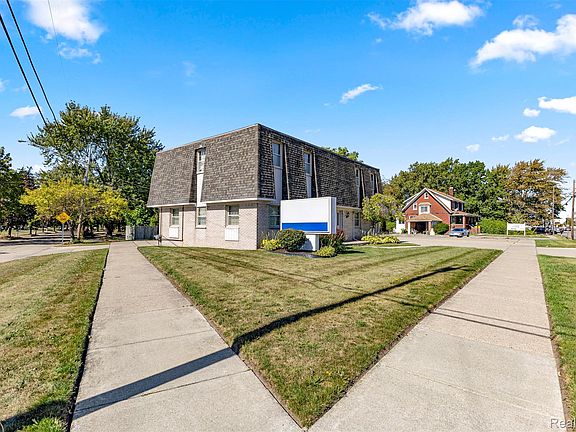 4th image of 30401 Utica Rd