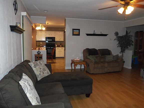 3rd image of 155 Woodcreek Blvd