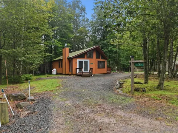 215 Paxinos Dr, Pocono Lake, PA 18347