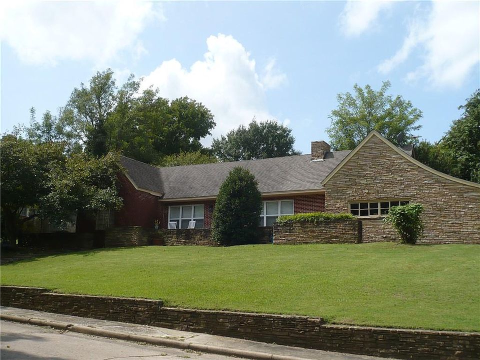 1st image of 1011 Bluff View Dr