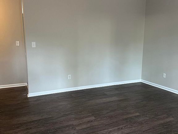 2nd image of 939 N Ashe St