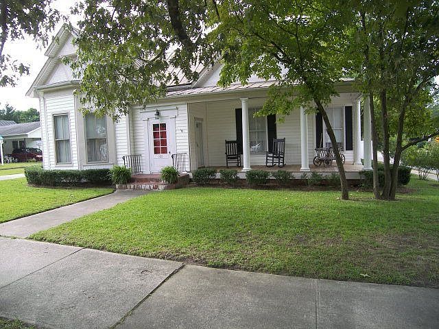 1st image of 101 E Washington St