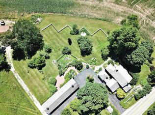 4N227 Burr Rd, Saint Charles, IL 60175