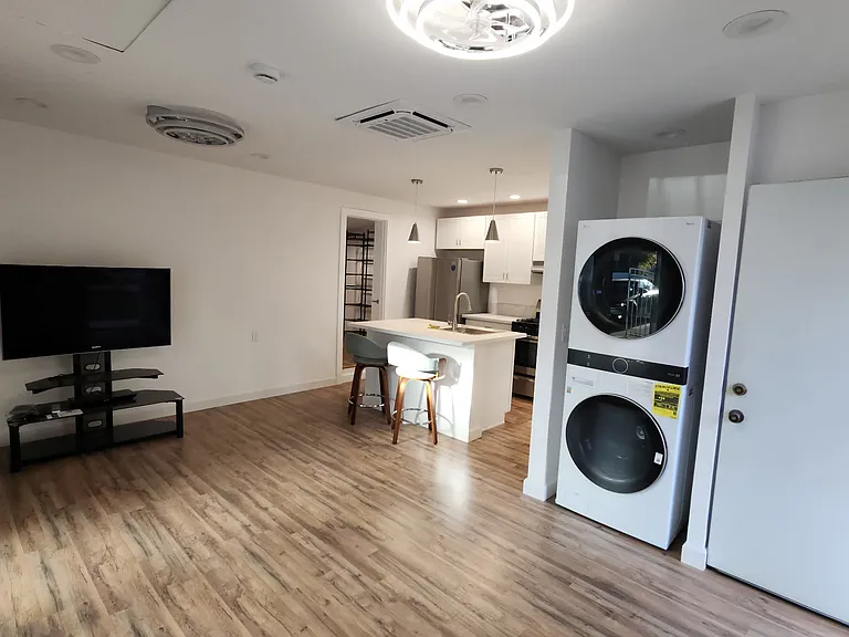 5438 Briggs Ave — Photo 4
