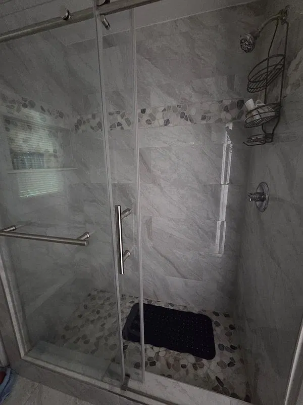 2 bed, 2.5 bath, 3636 sqft, $800 — Photo 2