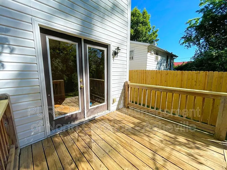 16 Evergreen Ave #A — Photo 17