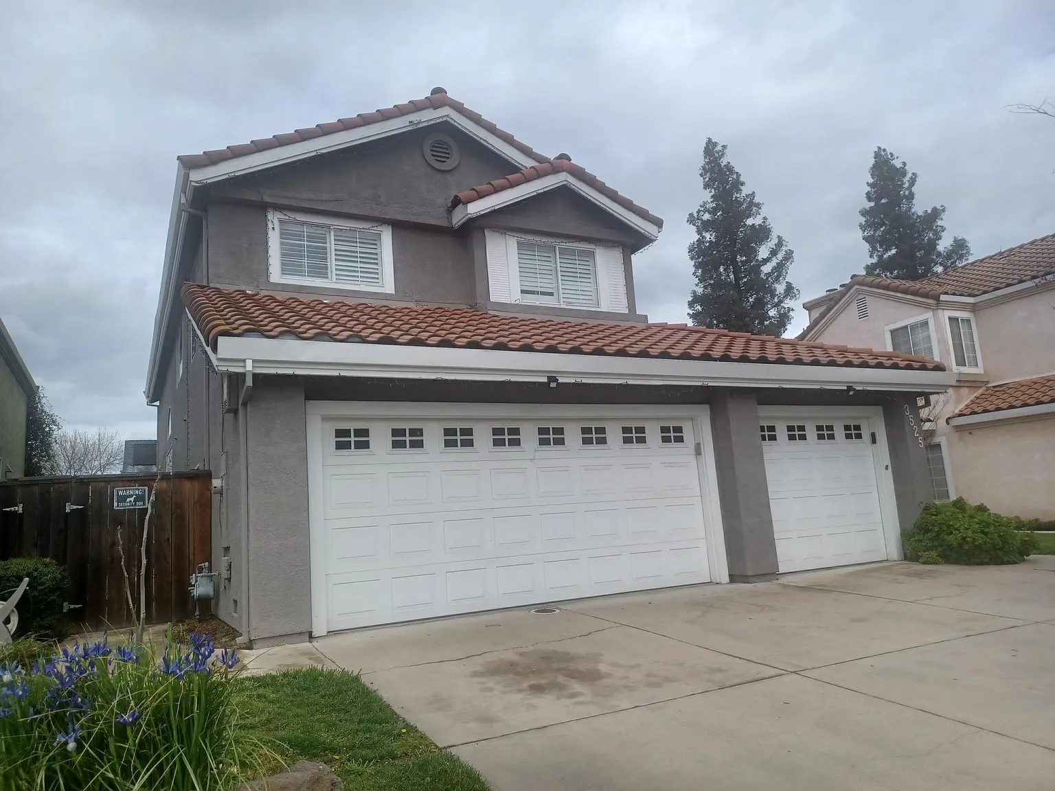 4 bed, 2500 sqft, $2,600 — Photo 1