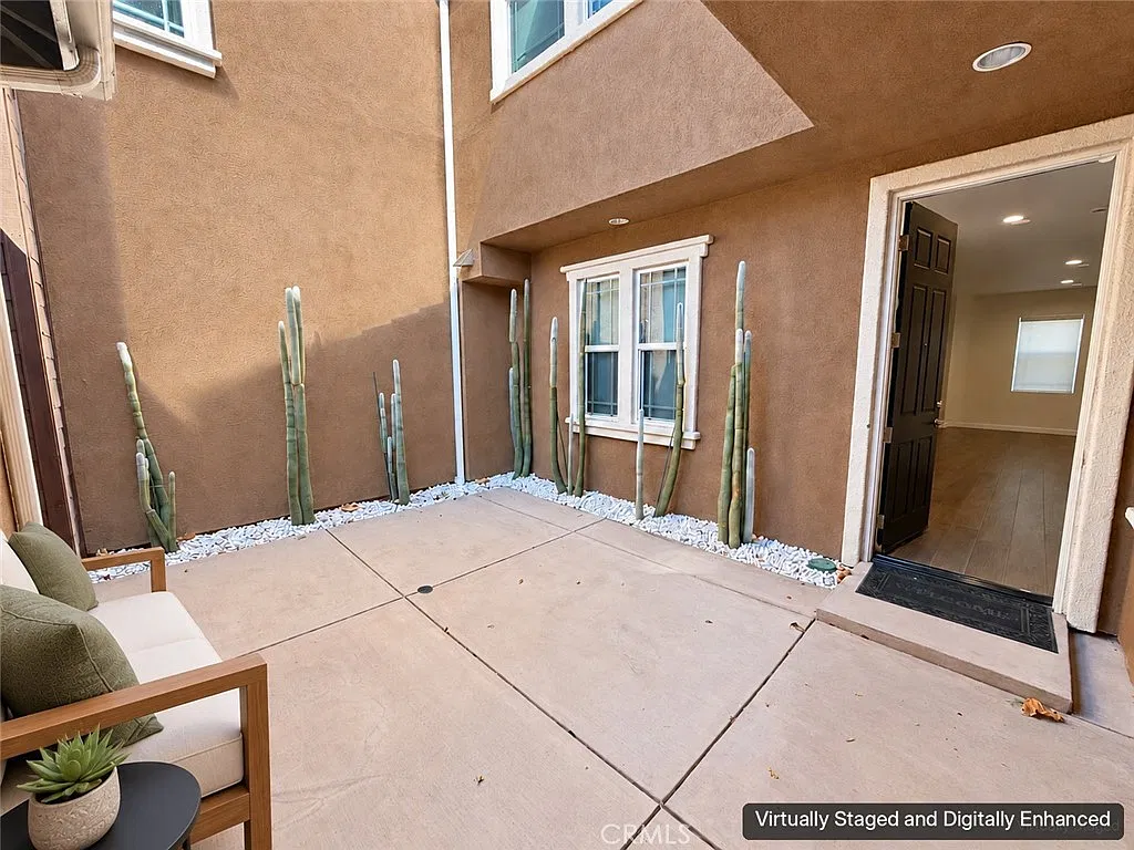 2 bed, 2.5 bath, 1990 sqft, $4,125 — Photo 4