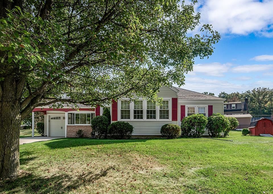 2nd image of 531 Bouquin Cir