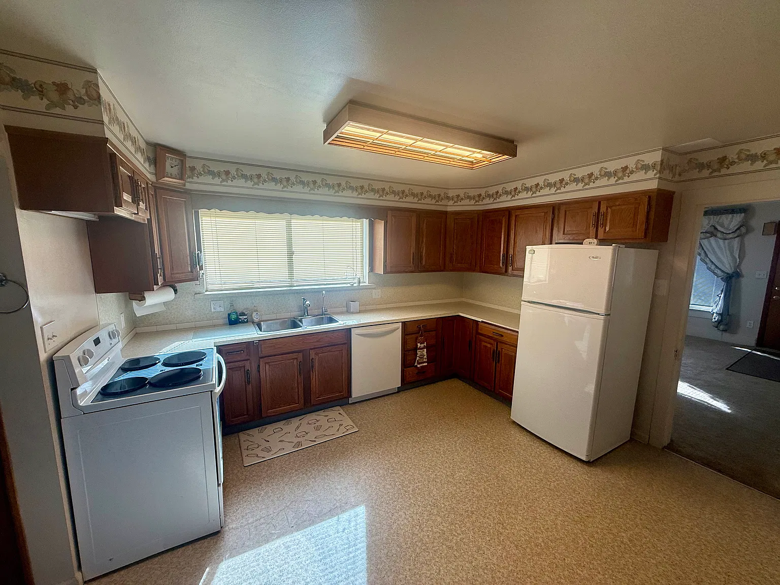 3 bed, 1680 sqft, $2,700 — Photo 4