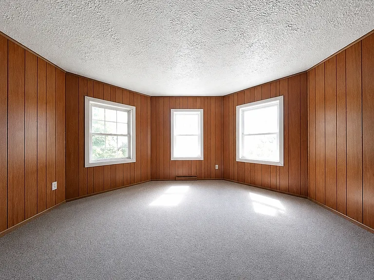 136 N Grant Ave — Photo 2