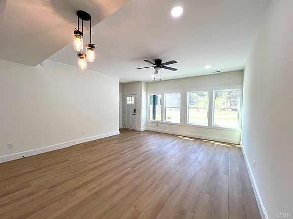 2nd image of 2638 Sunnymeade Rd