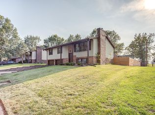 705 Klein Dr, Smithton, IL 62285