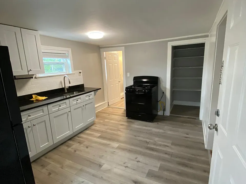 28 Vine St #301