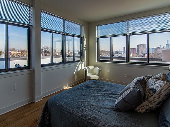 4th image of 65 Jefferson Ave #3