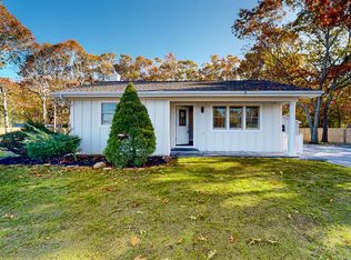 81 S Country Rd, Westhampton Beach, NY 11978