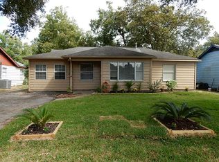 2015 Vince St, Pasadena, TX 77502