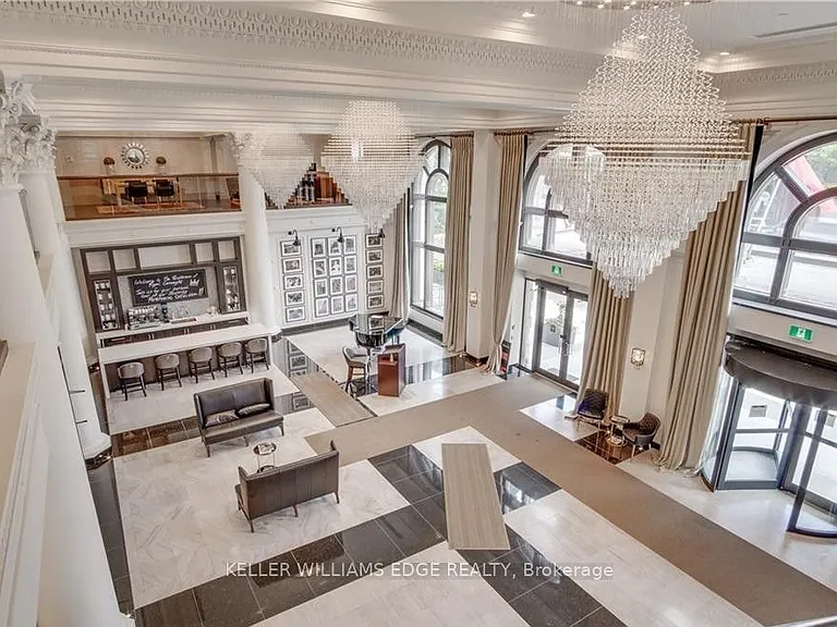 112 King St E #405 — Photo 5