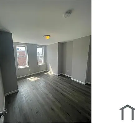 2815 E Madison St — Photo 9