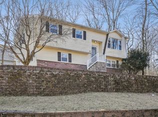 35 Fordham Trl, Hopatcong, NJ 07843