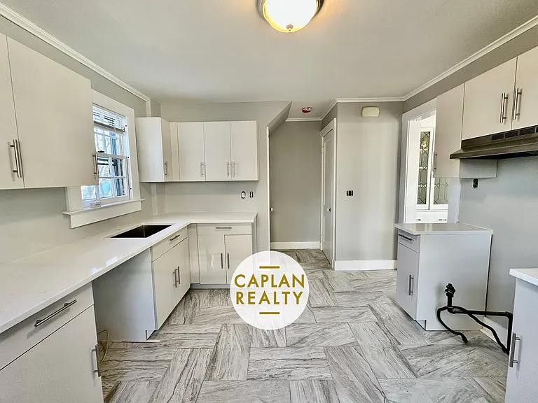 35 Glen Rd — Photo 11