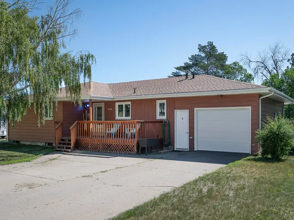 422 6th Ave NE, Hazen, ND 58545