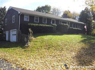 322 Slocum Rd, Saunderstown, RI 02874