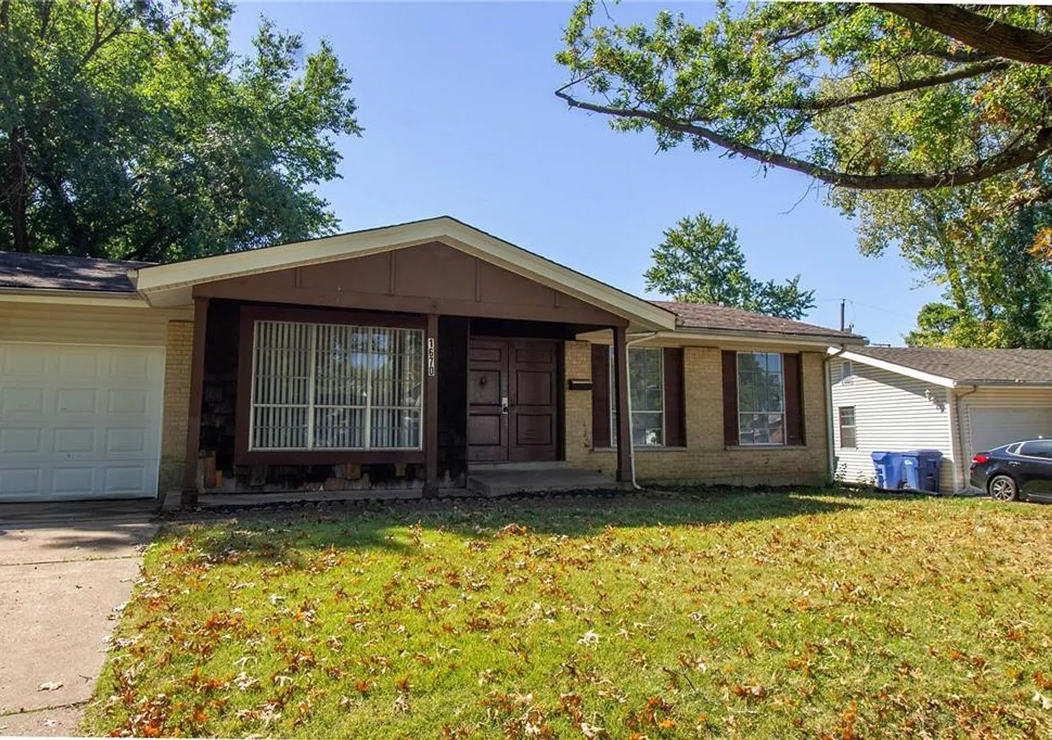 Spacious 3 bedroom 1.5 bath ranch — Photo 1
