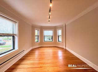 2327 N Rockwell St #A1, Chicago, IL 60647