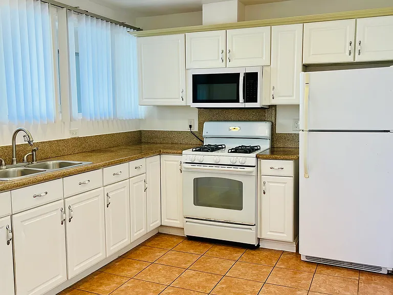 237 Bonair St — Photo 7