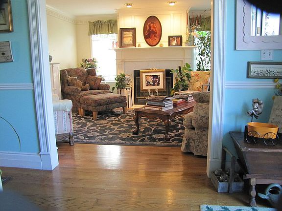Formal living room 