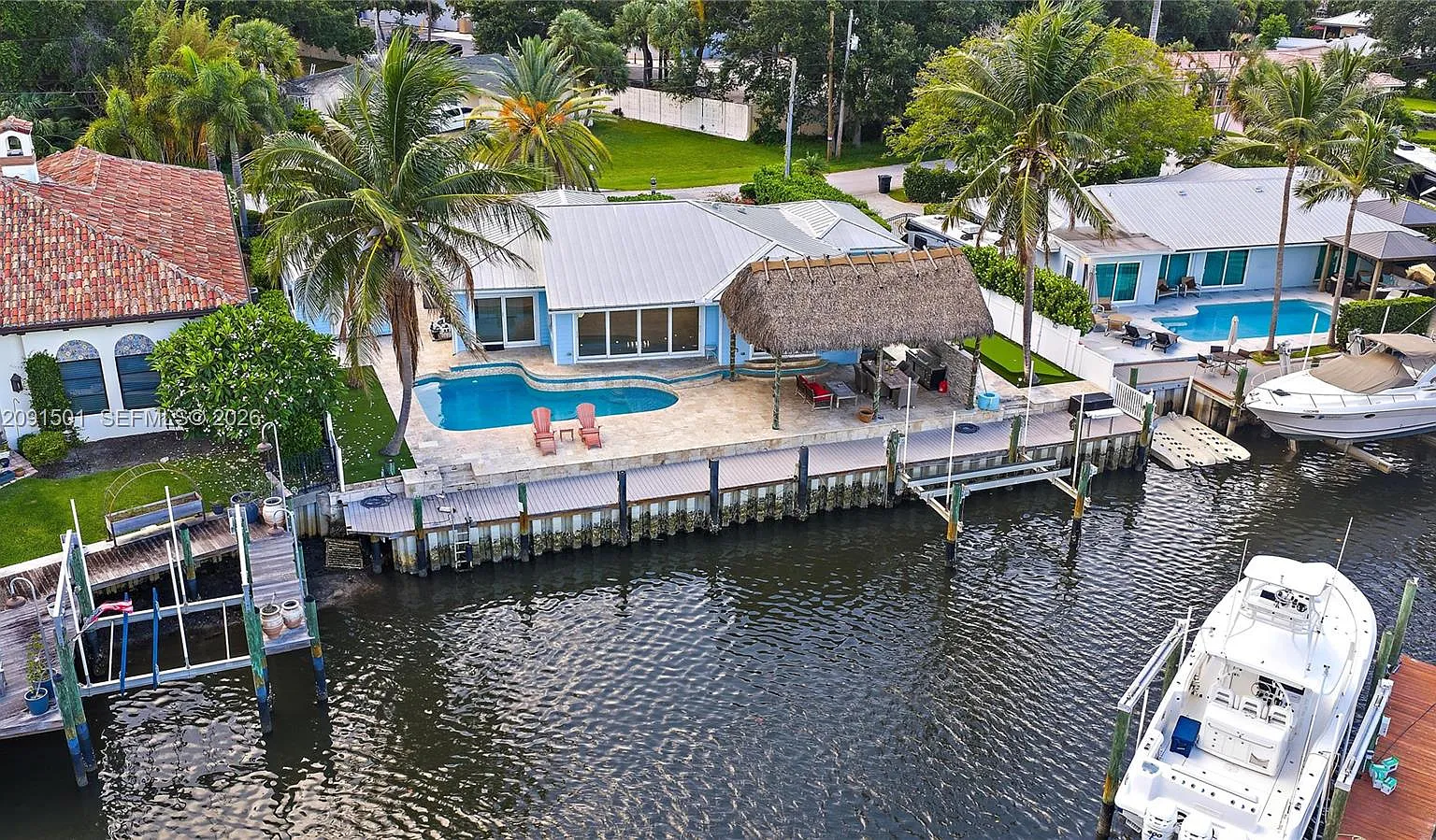 Pirates Cove — Photo 1