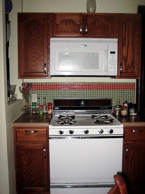 3 bed, 1.0 bath, 1219 sqft, $2,645 — Photo 2