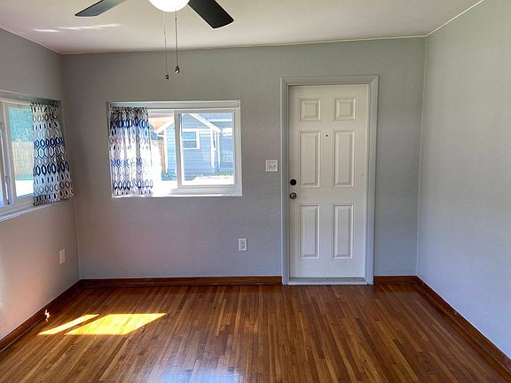 5th image of 2602 Ives Ave