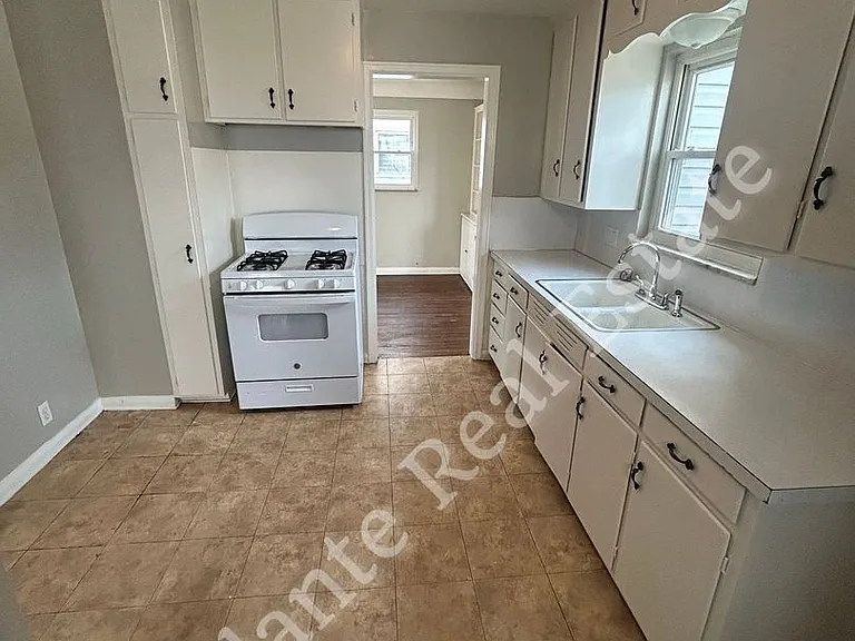 3811 Wallwerth Dr #1 — Photo 6