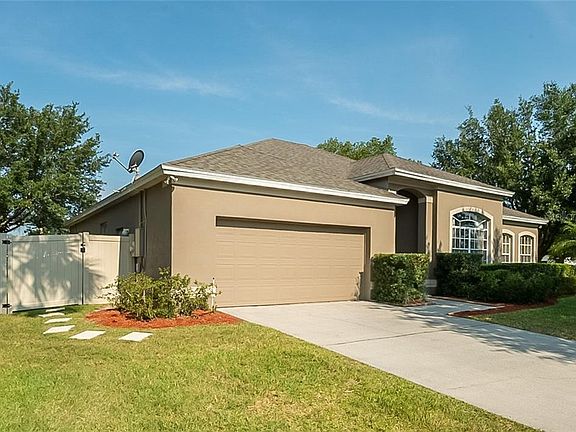 3rd image of 452 Lake Amberleigh Dr