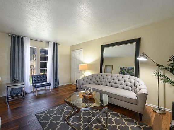 3rd image of 100 Manchester Dr #248